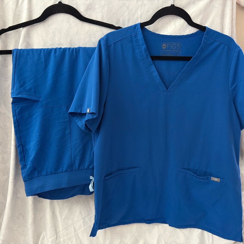 Figs Royal Blue V-Neck Scrub Set